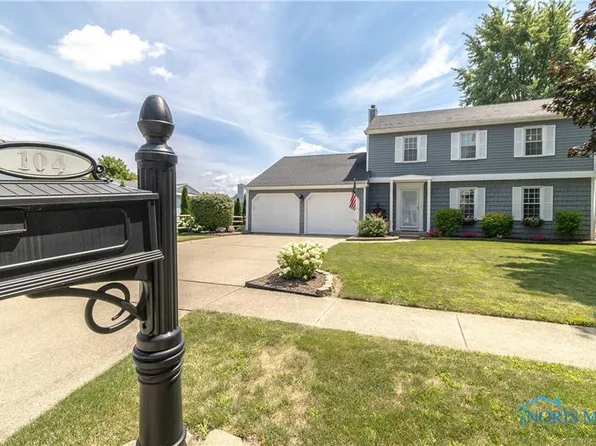 104 Rutledge Dr, Waterville, OH 43566