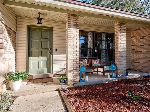 3rd image of 4017 Dellbrook Dr