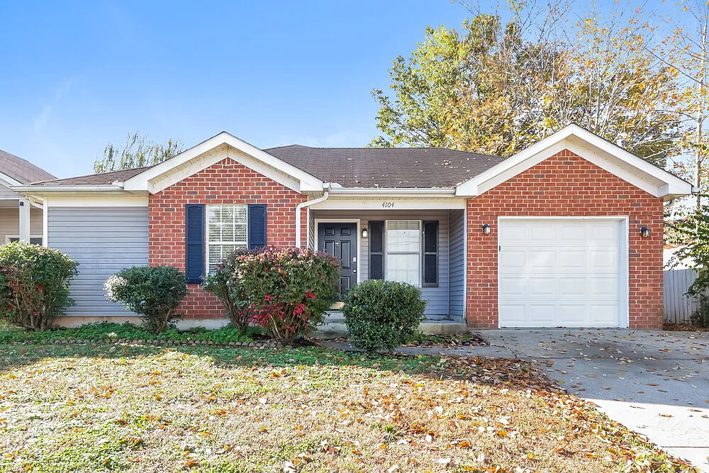 3 bed, 2.0 bath, 1200 sqft, $1,770 — Photo 1