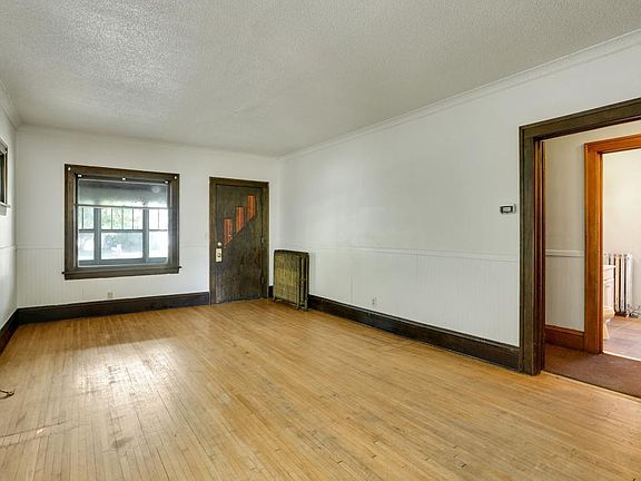 5th image of 3846 Fremont Ave N