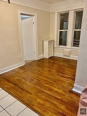 3rd image of 480 Herzl St Floor 2
