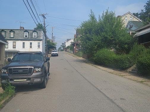 5th image of 2605 Spring St
