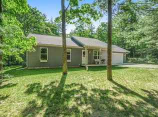 829 Wintree Dr, Indian River, MI 49749
