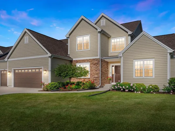 10870 North Spartan CIRCLE, Mequon, WI 53097