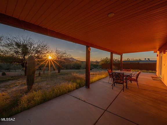 3rd image of 15841 W Aubrey Ave