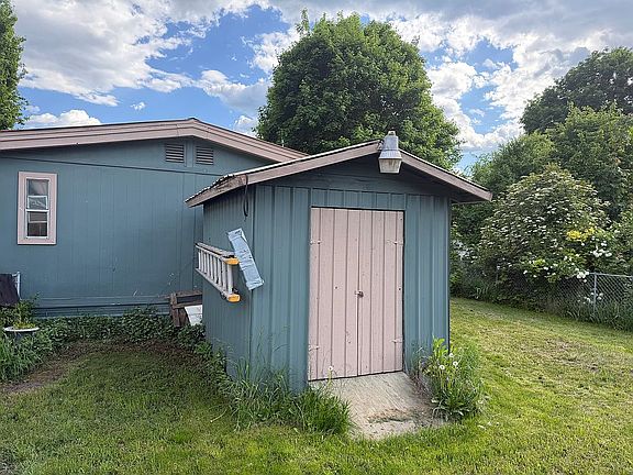 3rd image of 1008 W Main Ave