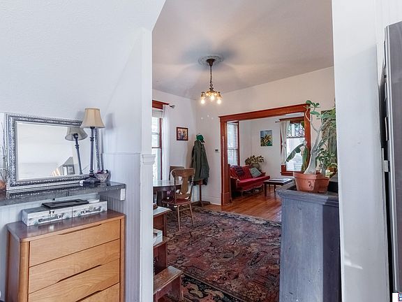 3rd image of 1804 Sewell St