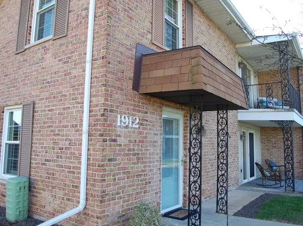1912 Burgundy St, Schererville, IN 46375
