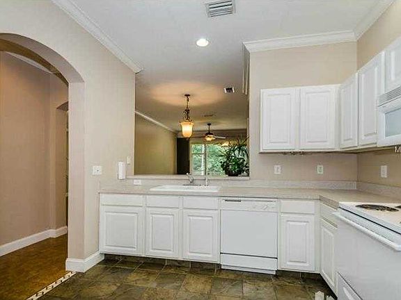 4th image of 11090 Windsor Place Cir