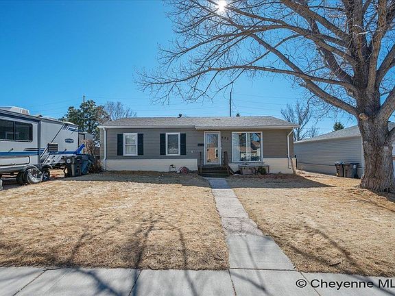 2nd image of 627 Creighton St