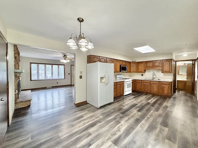 2437 S Country Ln — Photo 14