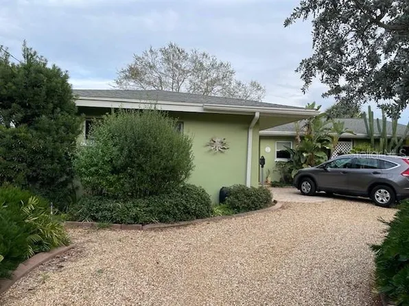 4031 Poinsettia Dr, Saint Pete Beach, FL 33706