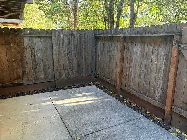 1066 Eleanor Ave — Photo 8