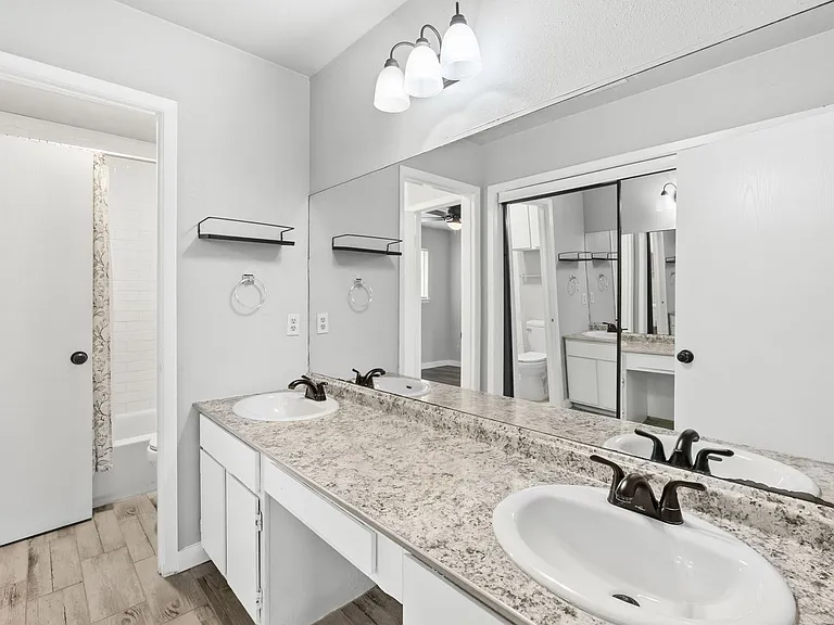 PM2-AUS7505 Saint Amant Pl — Photo 15