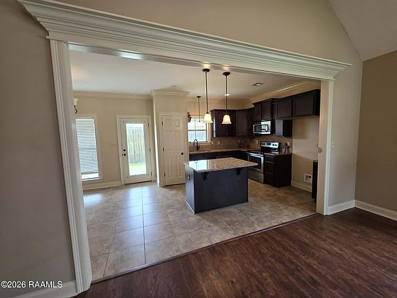 4th image of 425 Milton Estates Ln