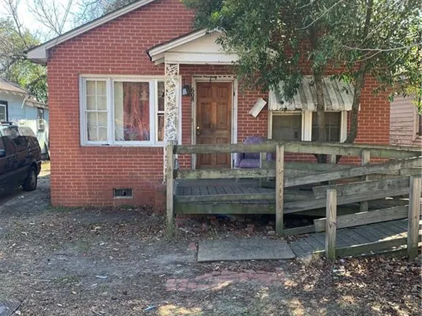 608 Cottage St, Fairmont, NC 28340