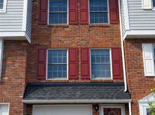 1513 Timberidge Dr, Bethel Park, PA 15102