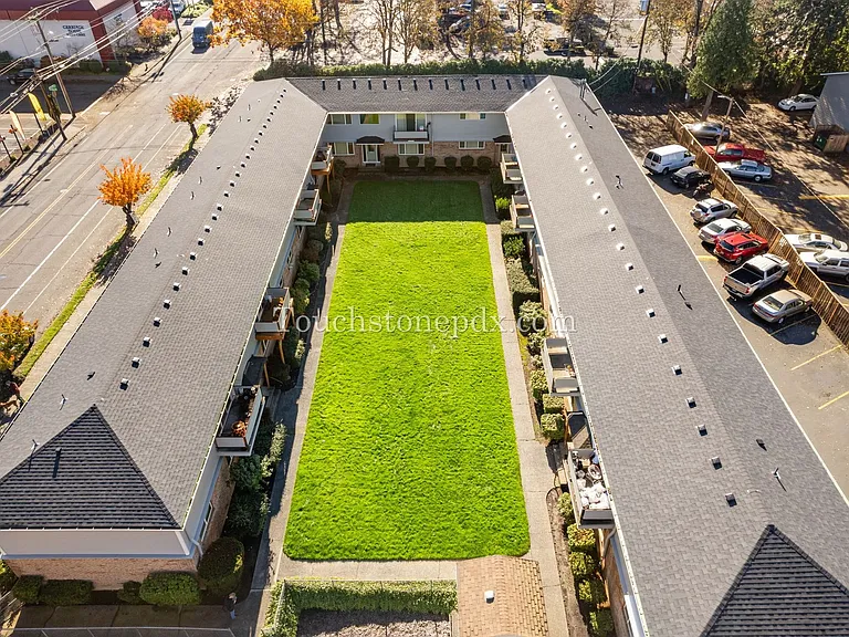 Beaverton Garden Court Apartments — Photo 11