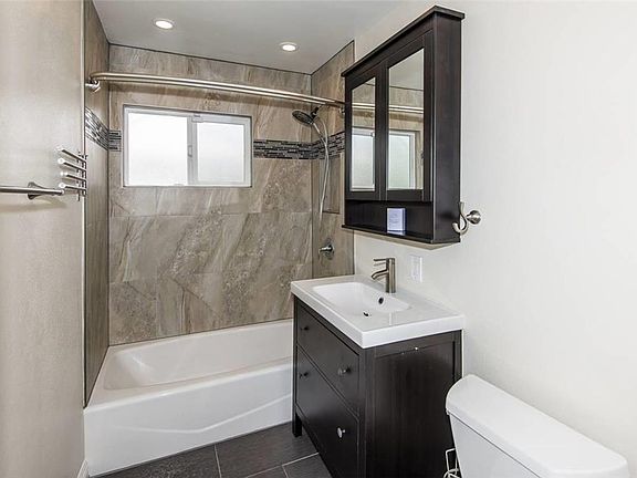 4th image of 3319 W 190th St