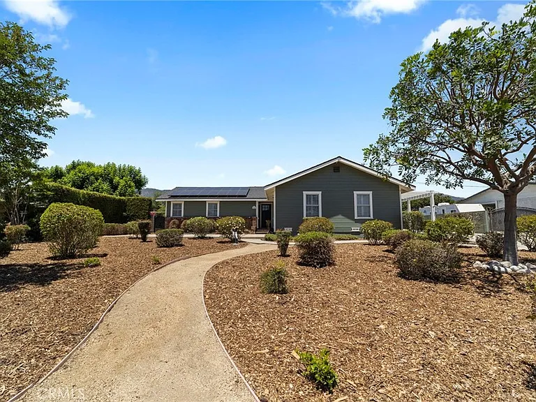 963 E Meda Ave — Photo 1