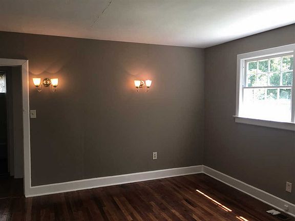 5th image of 401 Winsmith Ave