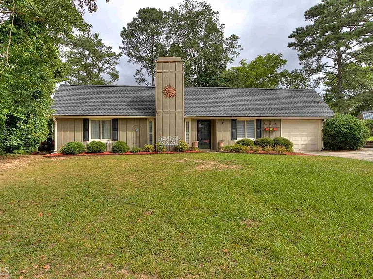 7 Arrowhead Dr SE — Photo 1