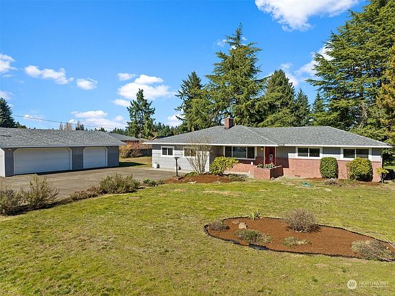 2nd image of 3310 26th Avenue NE