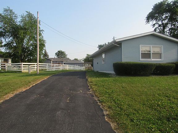 3rd image of 3221 W 74th Ln