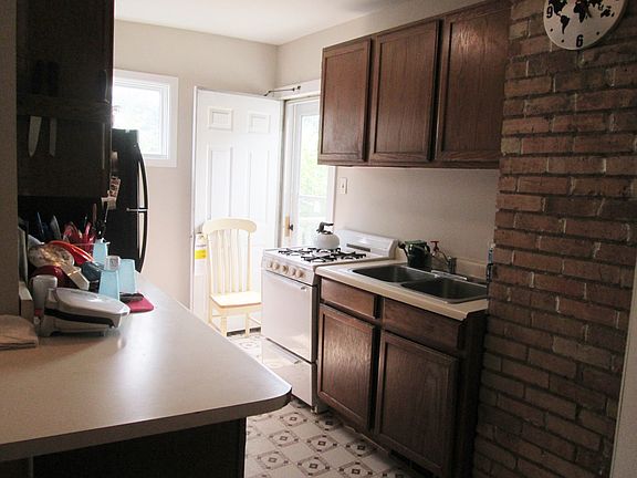 5th image of 3224 Grand Ave S