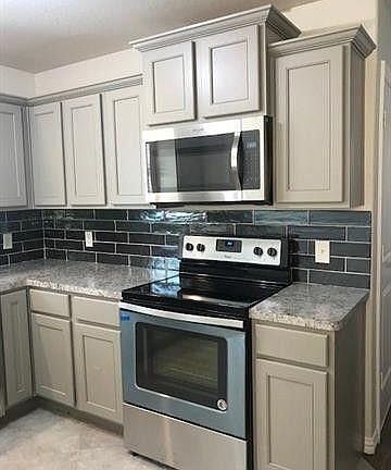 3rd image of 1305 Stanford St