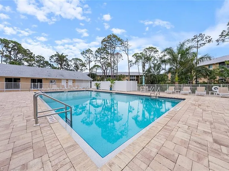 3051 Sandpiper Bay Cir #I304 — Photo 4