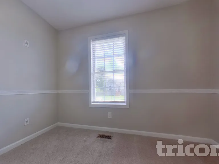 404 Remington Ct — Photo 12