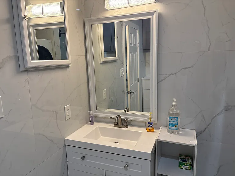 Bathroom - studio apartment