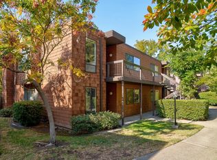 796 Woodside Ln E UNIT 2, Sacramento, CA 95825
