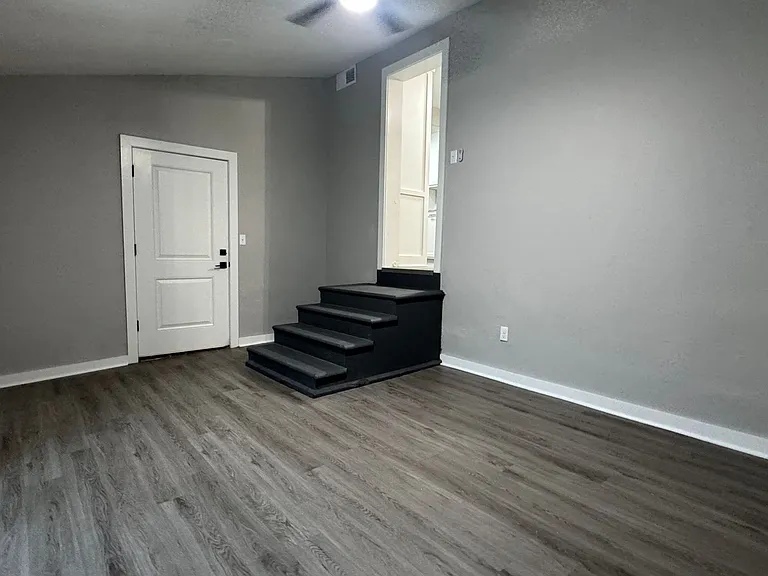 115 Hillside Dr — Photo 5