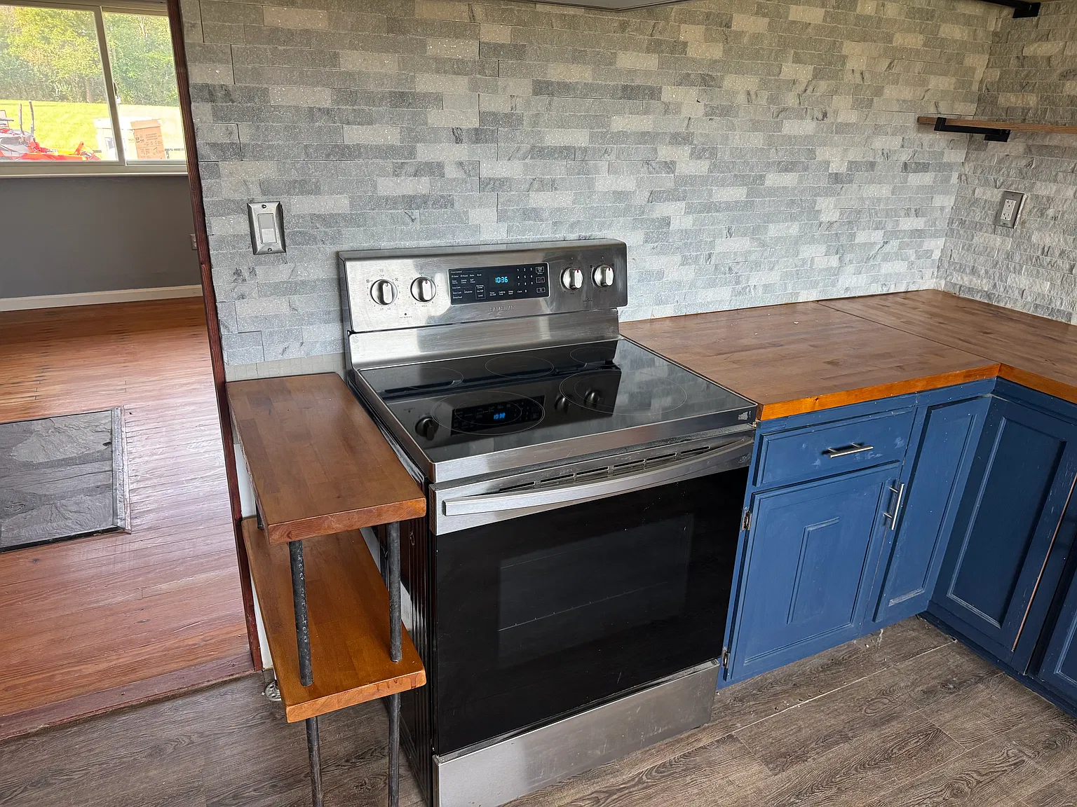 3 bed, 1120 sqft, $1,800 — Photo 4