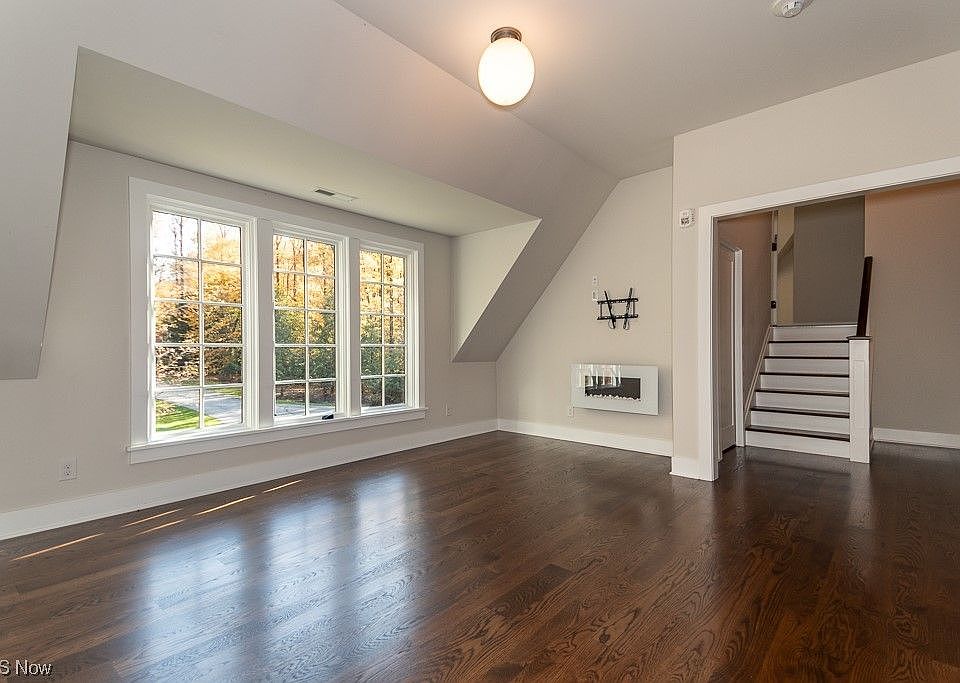 14398 County Line Rd Chagrin Falls, OH, 44022 Apartments for Rent