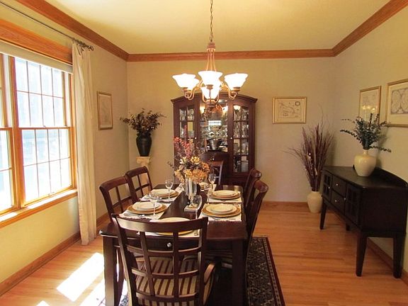 5th image of 2519 Meadowrose Blvd