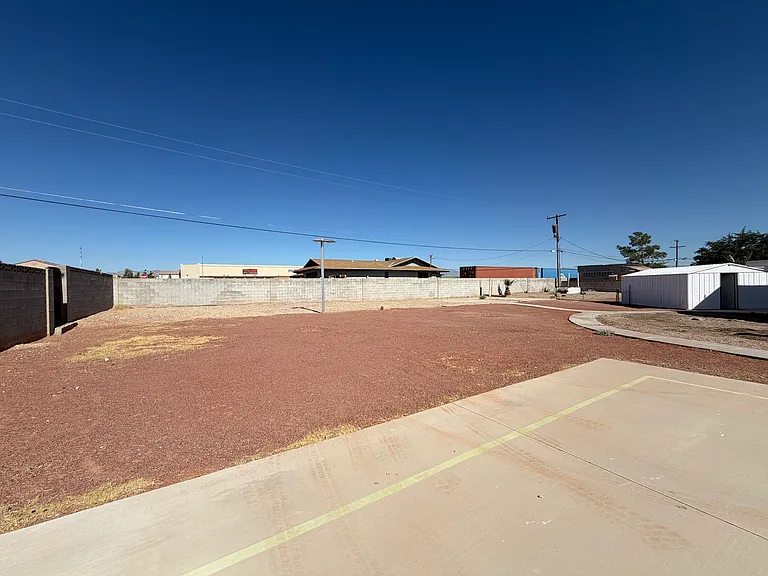 7477 Ullom Dr — Photo 24