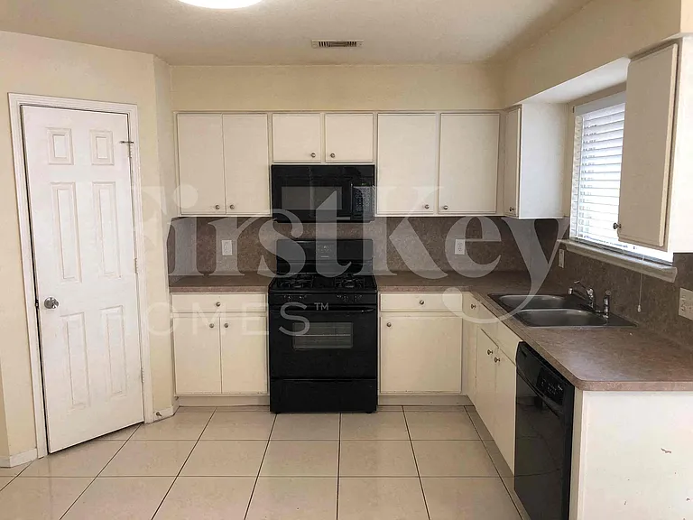 1123 Intrepid Oak Ln — Photo 6
