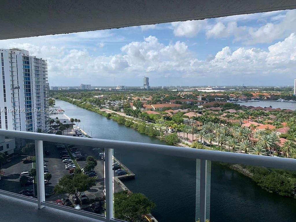Waterview Condo — Photo 1
