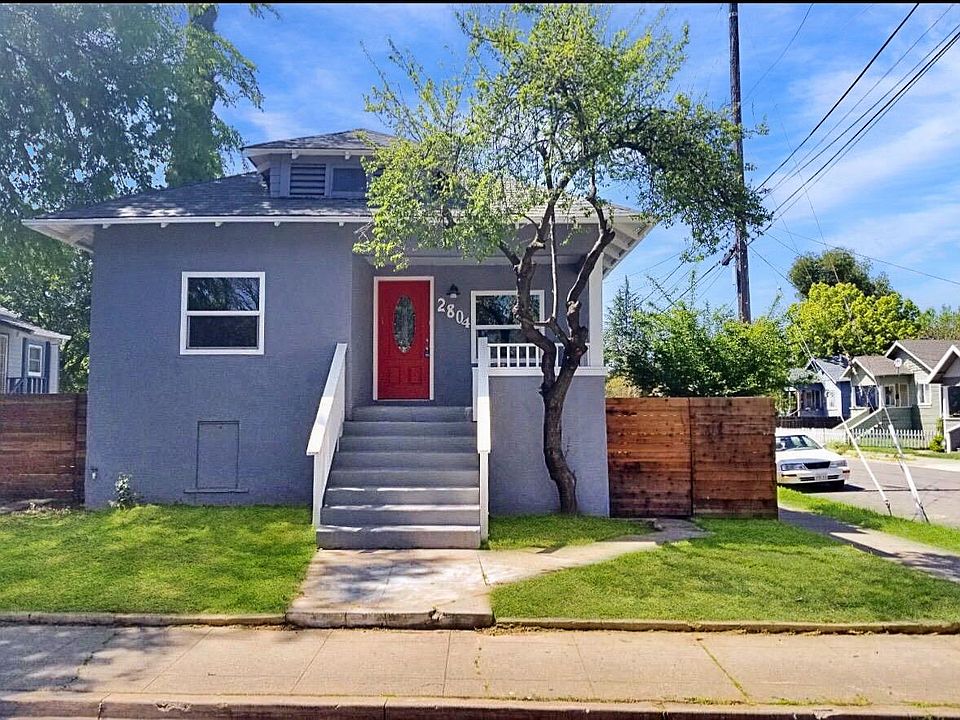1st image of 2804 42nd St