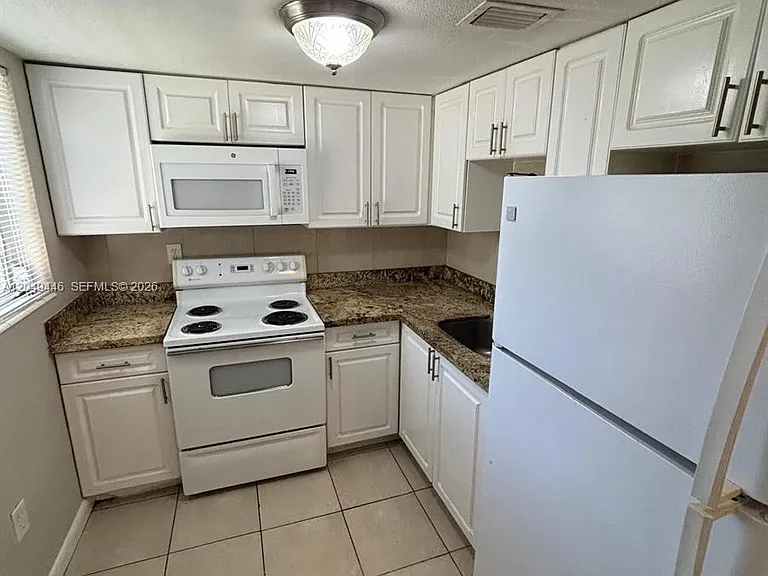 3050 S Dixie Hwy #402 — Photo 2