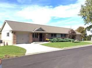 221 S 7th St #B, Byesville, OH 43723