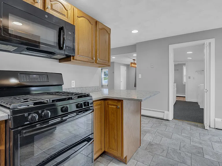 102 Orange St — Photo 3