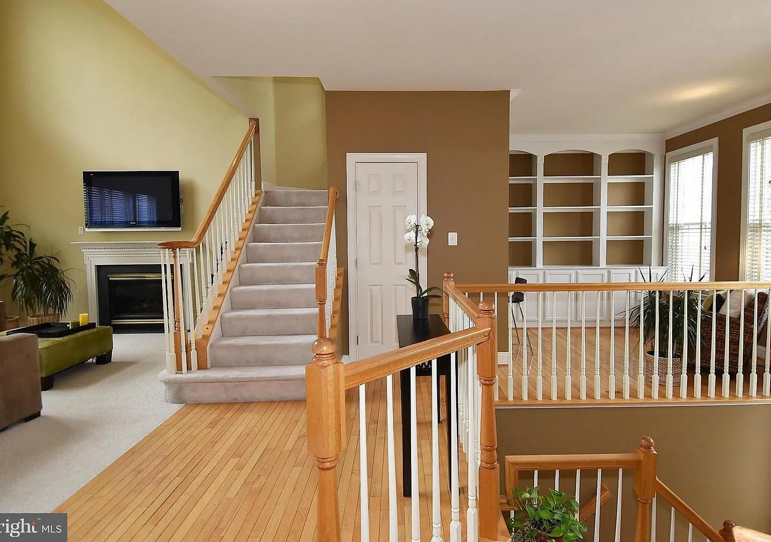 Beautiful Colonial in Sought-After Cedar Lakes! This spacious 4-bedroom, 3.5-bath home offers ove... — Photo 3