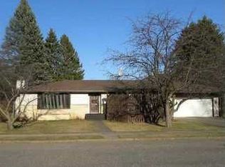 124 Wilson Ave, Kingsford, MI 49802