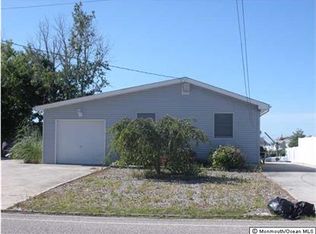929 Capstan Dr, Forked River, NJ 08731
