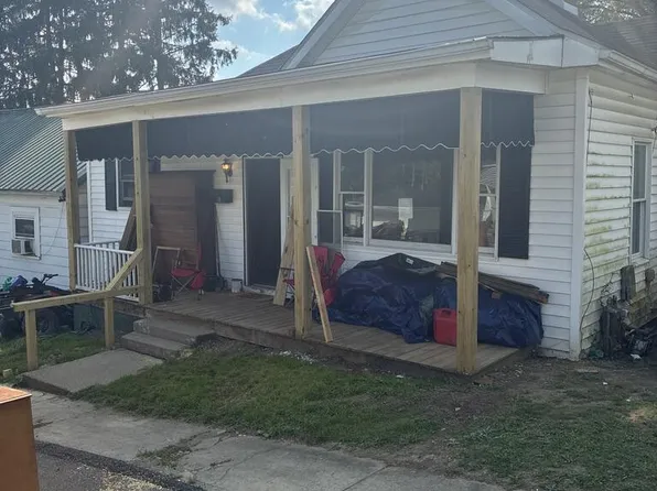 39 North Ave, Cameron, WV 26033