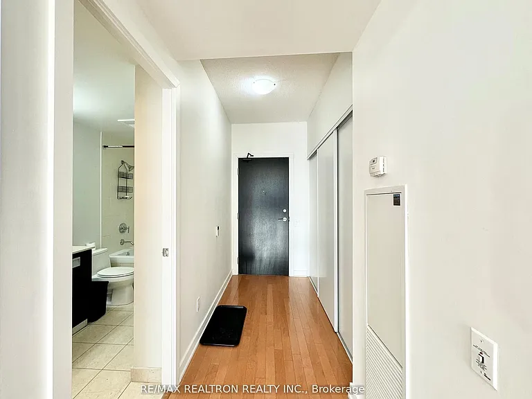 33 Charles St E #1404 — Photo 15